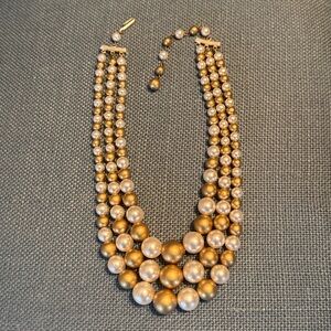 VINTAGE EUC Multi-Strand Matte Gold and Ivory Faux Pearl Graduated Necklace